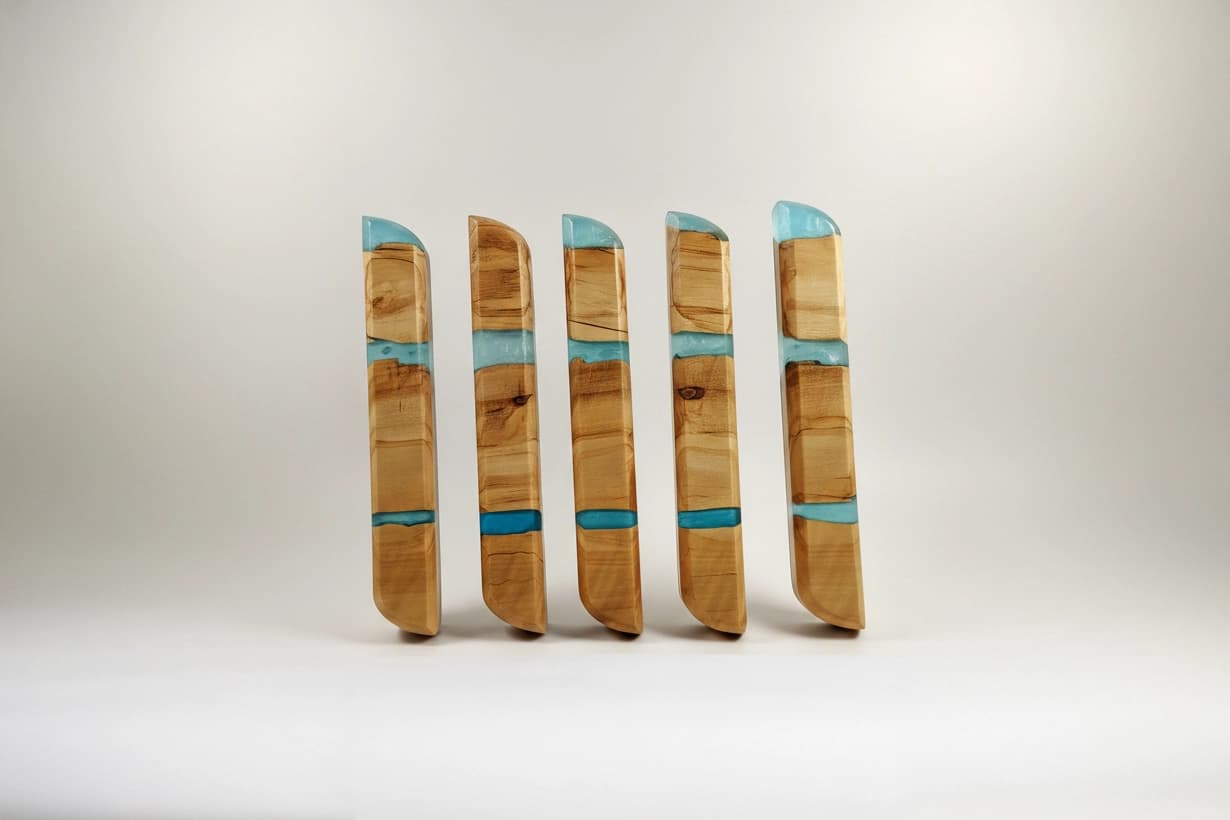 בית מזוזה מגולף - זית. דגם תכלת